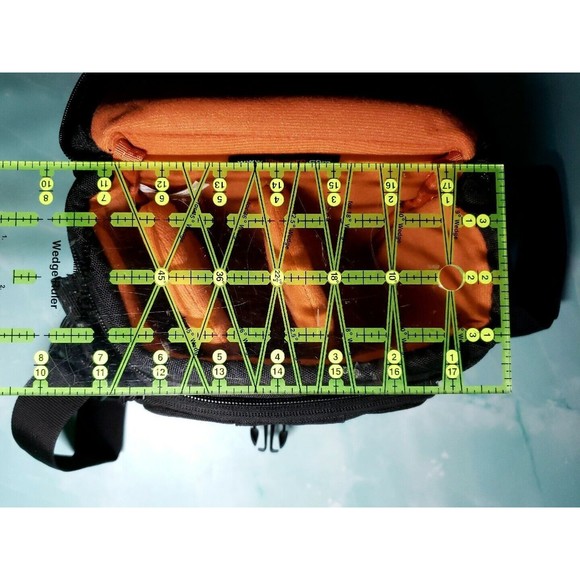 Lowepro LP 140 Adventura Small Camera Bag Black Case With Shoulder Strap - Picture 9 of 9